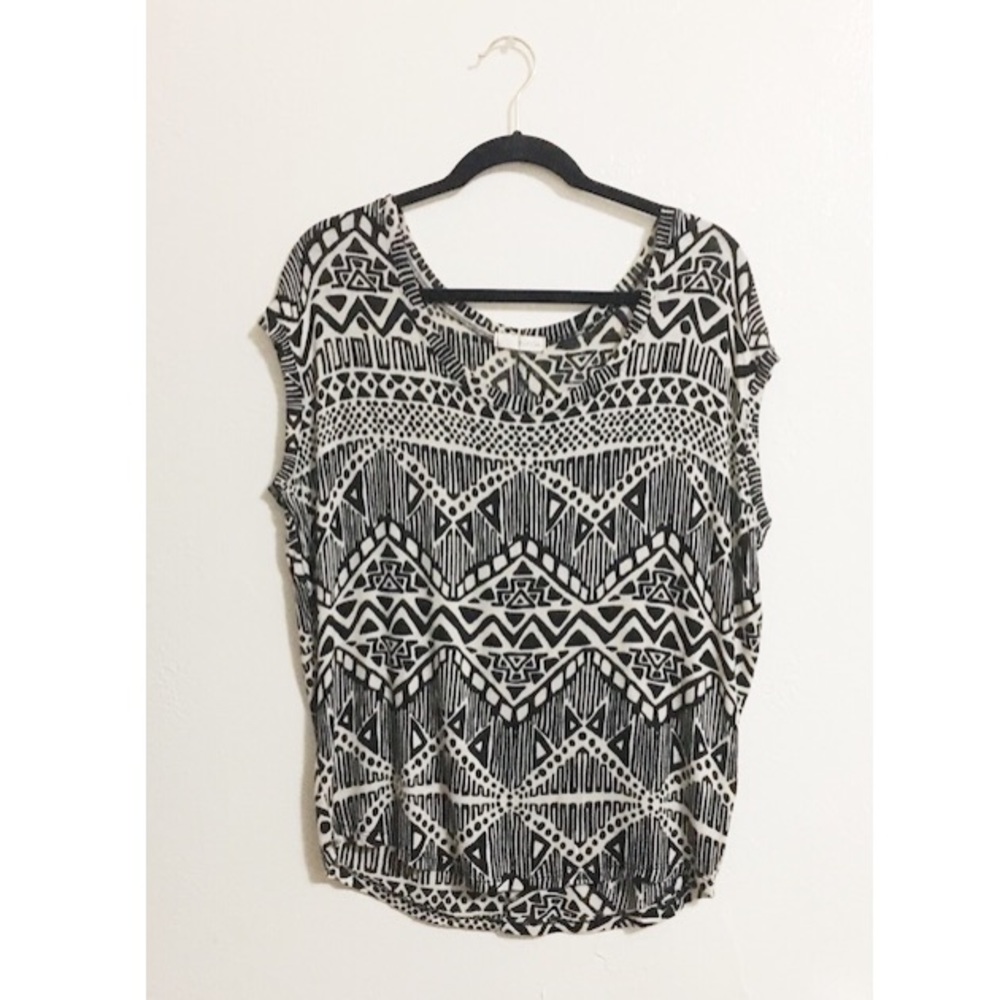 New Tribal Print Stretchy Short Sleeve Top